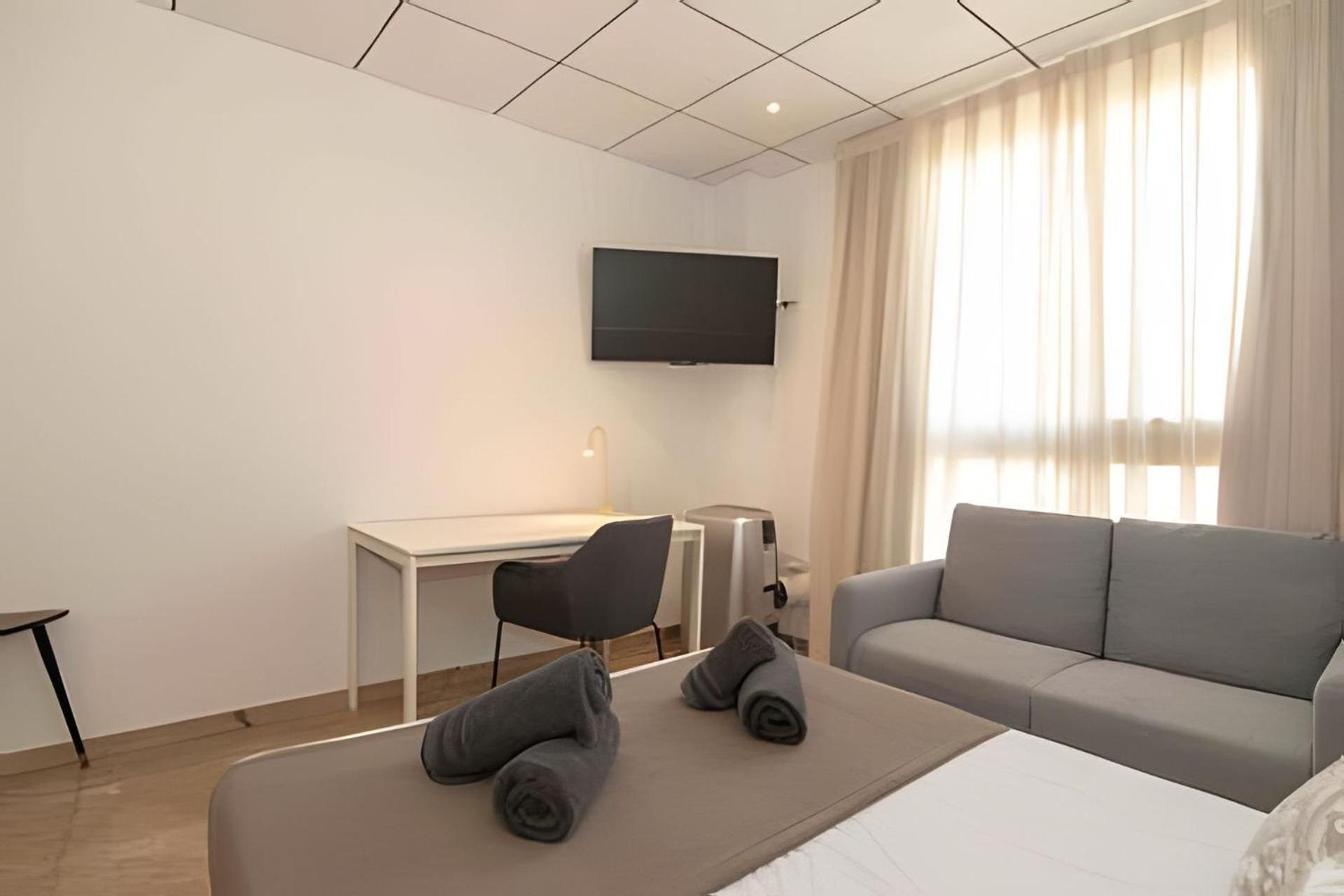 11 Nights Studios Valencia Bagian luar foto