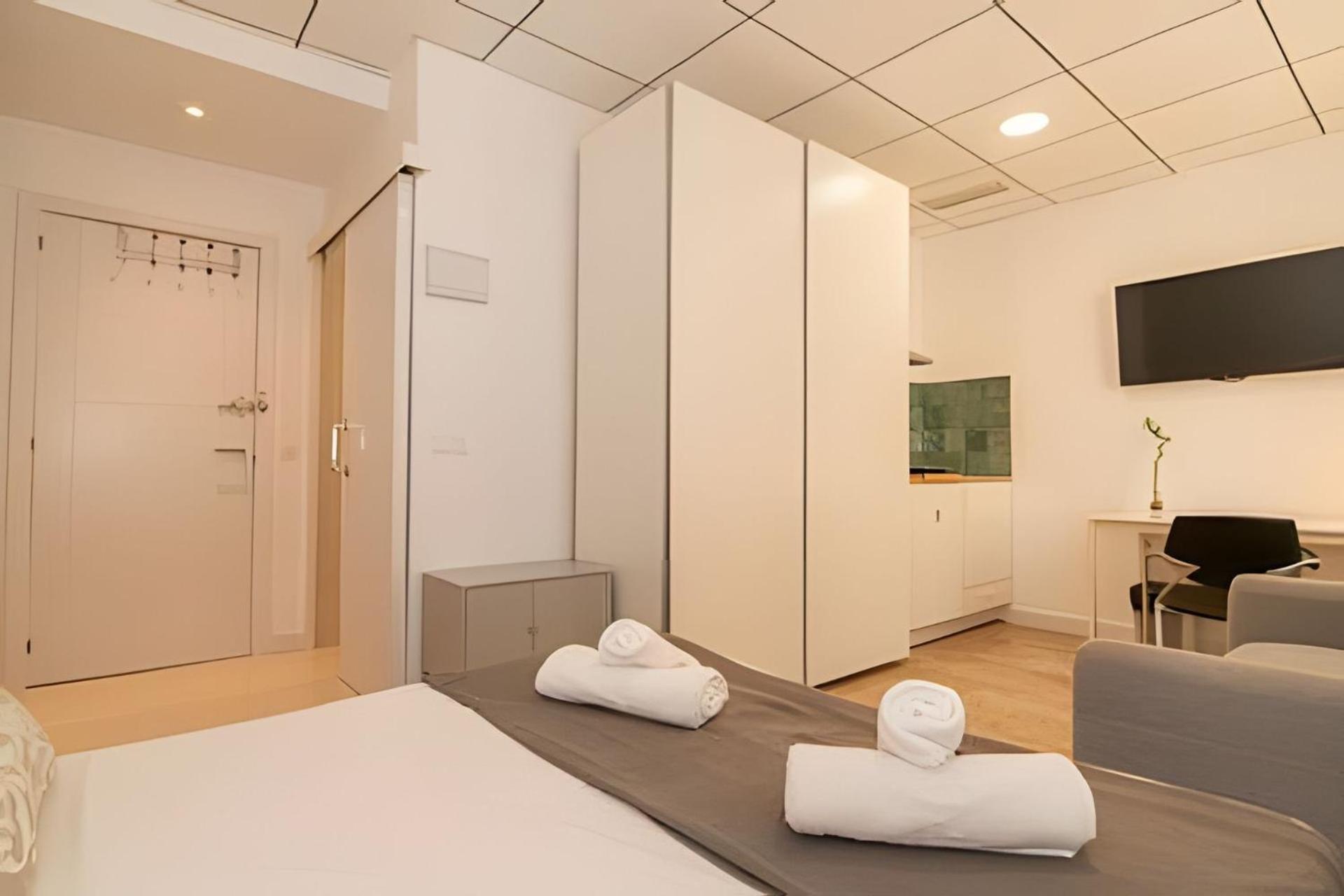 11 Nights Studios Valencia Bagian luar foto