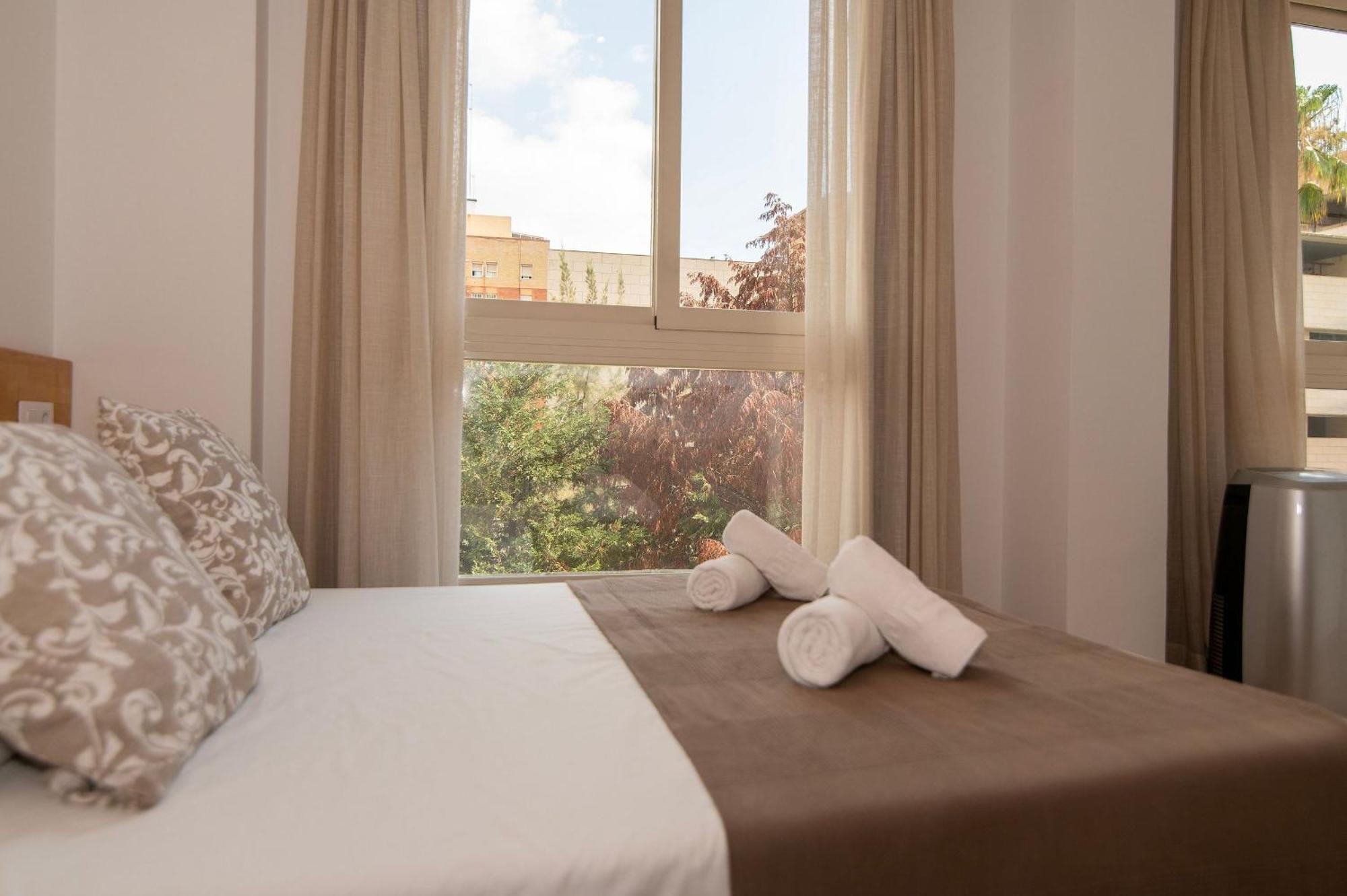 11 Nights Studios Valencia Bagian luar foto